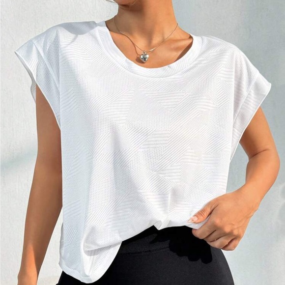 2/$20❤️- SHIRT | Women’s Shein athletic top size medium - Picture 4 of 7